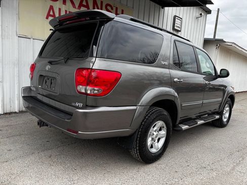 Used 2006 Toyota Sequoia SR5 image 3
