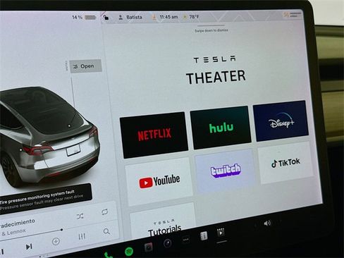 Used 2022 Tesla Model Y Performance image 15