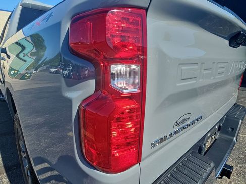 Used 2024 Chevrolet Silverado 1500 LT AWD/4WD image 39