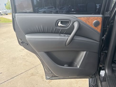 Used 2024 Nissan Armada SL w/ Captain's Chairs Package image 18