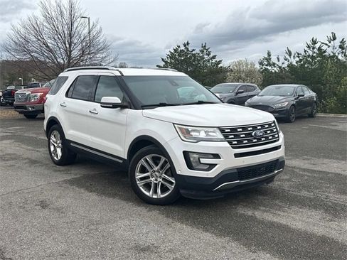 Used 2016 Ford Explorer Limited w/ Equipment Group 301A image 2