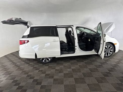 Certified 2026 Honda Odyssey Elite image 16