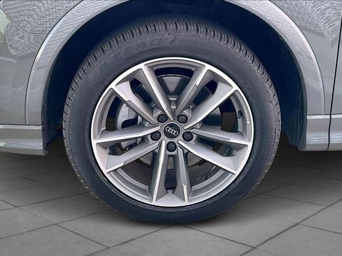 Certified 2025 Audi Q3 2.0T Premium w/ Convenience Package image 10