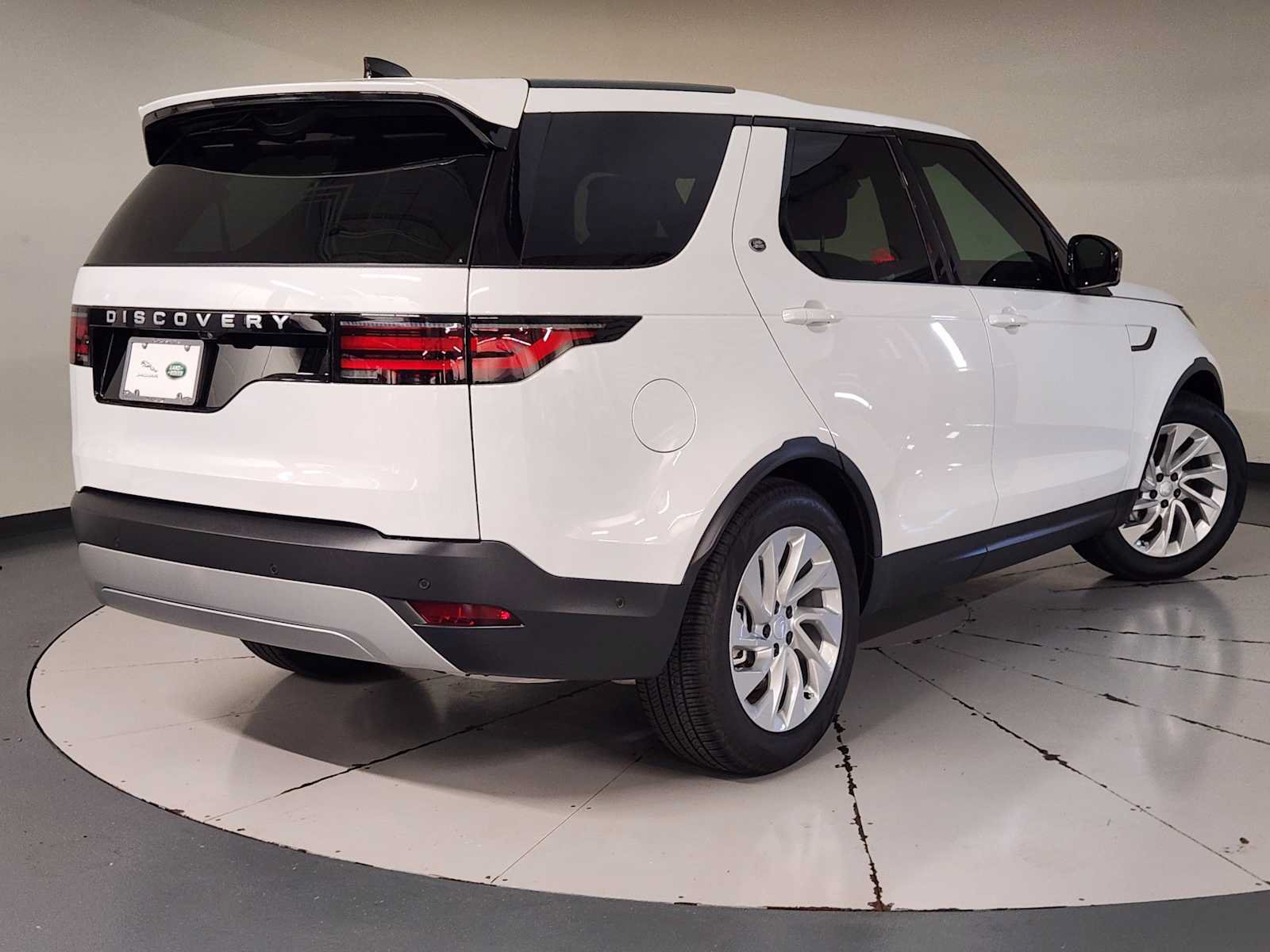 Used 2026 Land Rover Discovery S AWD/4WD image 2