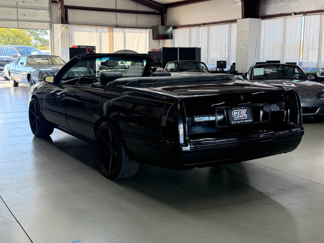 Used 1998 Cadillac De Ville FWD image 4