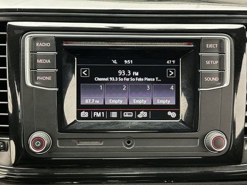 Used 2018 Volkswagen Beetle 2.0T S image 17