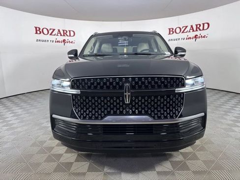 New 2025 Lincoln Navigator Reserve image 2