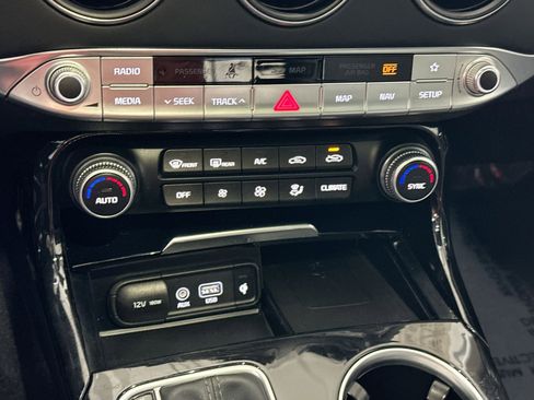 Used 2019 Kia Stinger Premium image 25