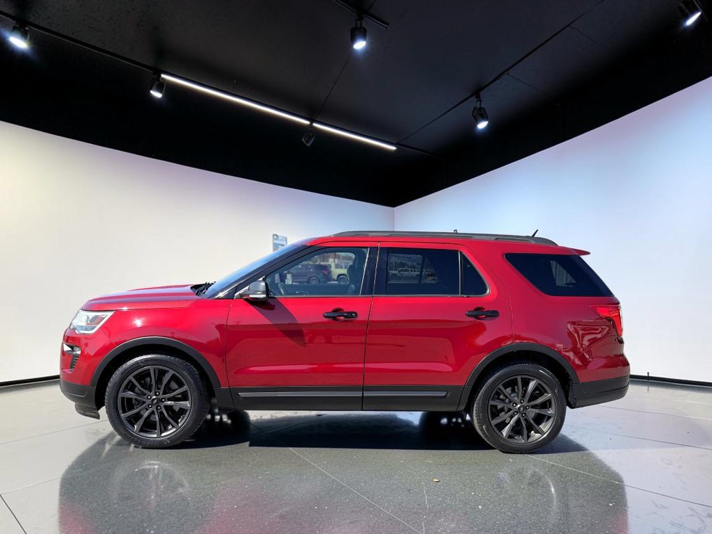 Used 2019 Ford Explorer XLT w/ Equipment Group 202A FWD image 6