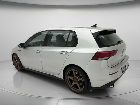 Used 2022 Volkswagen GTI SE FWD image 4
