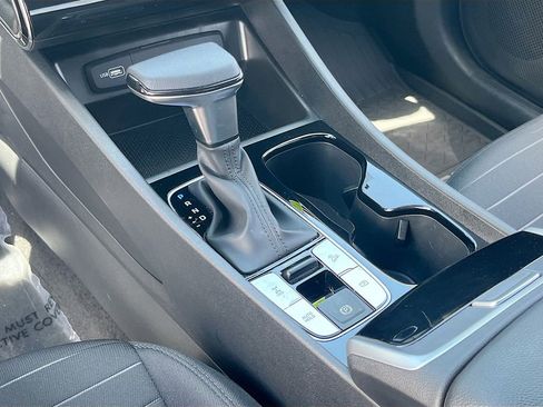 Used 2023 Hyundai Santa Cruz SE AWD/4WD image 16