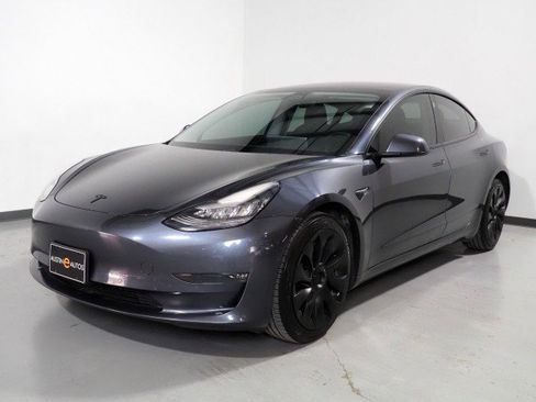 Used 2018 Tesla Model 3 Mid Range image 11