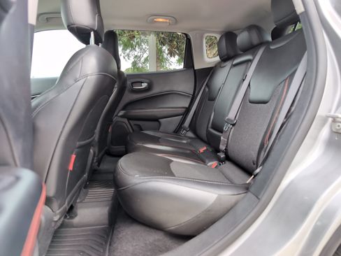 Used 2020 Jeep Compass Trailhawk AWD/4WD image 29