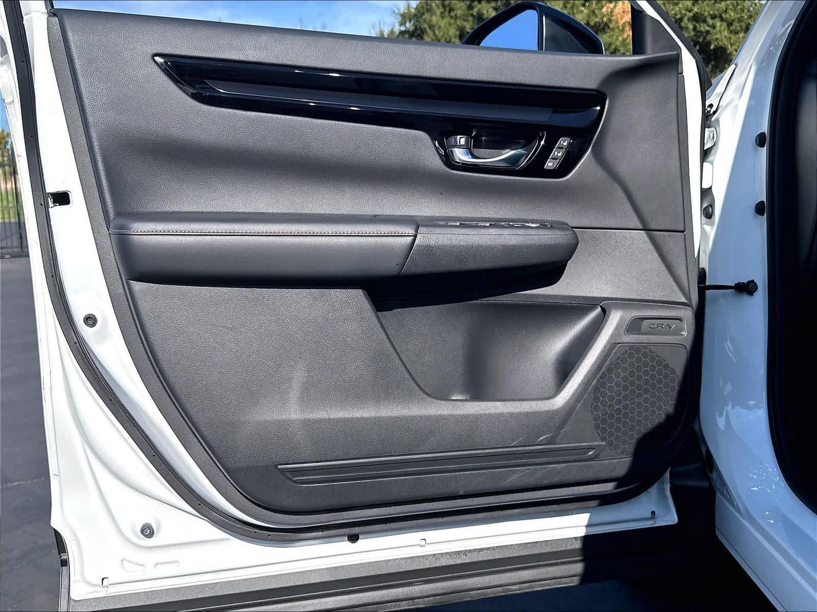 Used 2025 Honda CR-V Sport Touring image 26