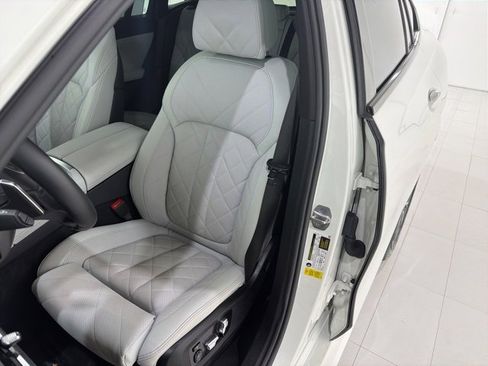 Certified 2024 BMW X6 xDrive40i w/ Executive Package image 13