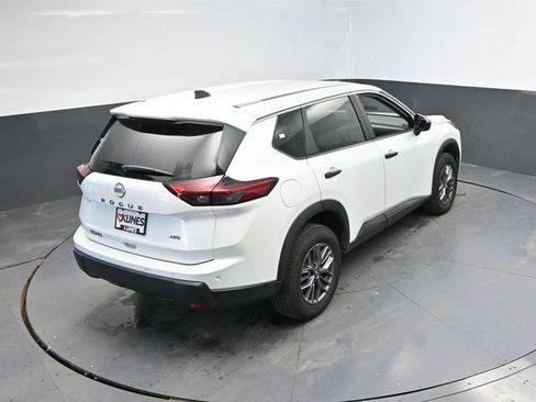 Used 2024 Nissan Rogue S AWD/4WD image 38