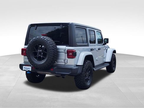 Used 2022 Jeep Wrangler Unlimited Sahara w/ Cold Weather Group AWD/4WD image 8