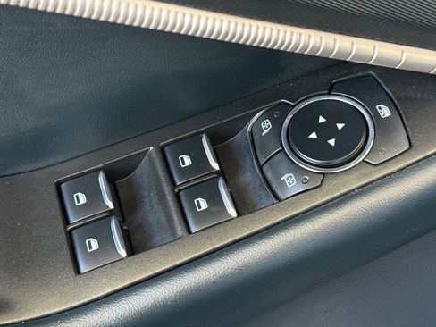 Used 2025 Ford Explorer ST-Line AWD/4WD image 18