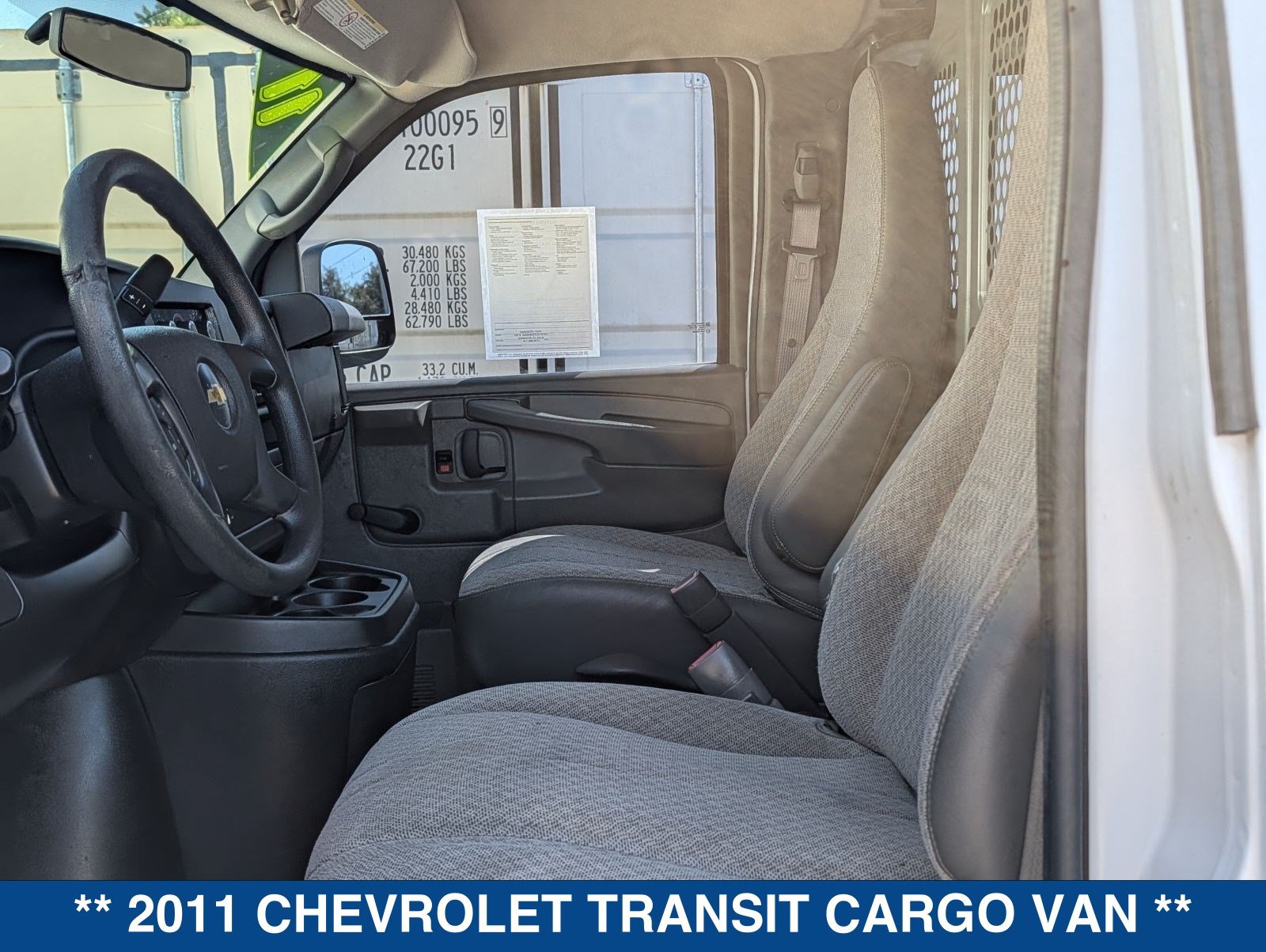 Used 2011 Chevrolet Express 2500 RWD image 18