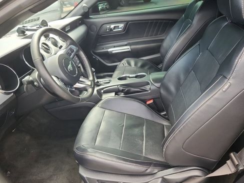 Used 2015 Ford Mustang Premium RWD image 7