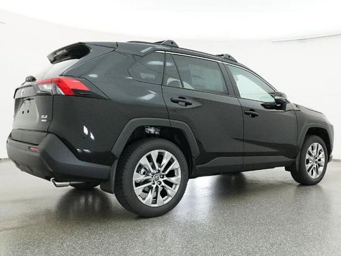 Used 2025 Toyota RAV4 XLE Premium image 28