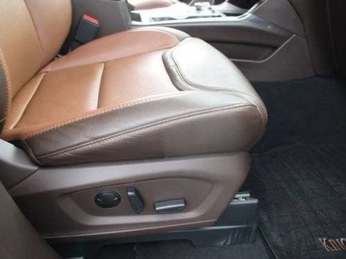 Used 2023 Ford Explorer King Ranch w/ Technology Package image 12