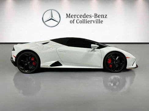 Used 2022 Lamborghini Huracan EVO RWD image 4