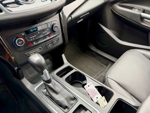 Used 2017 Ford Escape Titanium AWD/4WD image 36