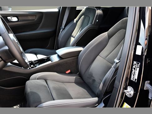 Certified 2023 Volvo C40 P8 Recharge Plus w/ Climate Package AWD/4WD image 14