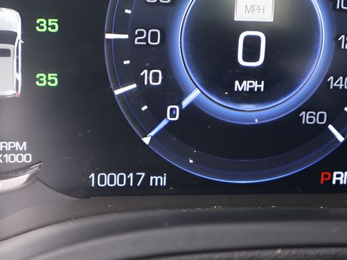 Used 2020 Cadillac Escalade Platinum AWD/4WD image 2