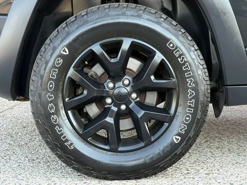 Used 2015 Jeep Cherokee Trailhawk w/ Leather Interior Group AWD/4WD image 26