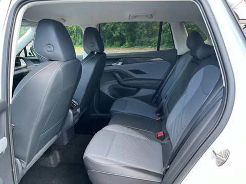 Used 2026 Volkswagen Tiguan SE FWD image 28