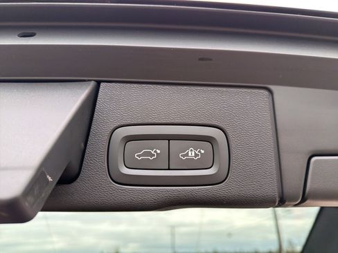 Used 2023 Volvo XC60 T8 Ultimate w/ Climate Package image 18