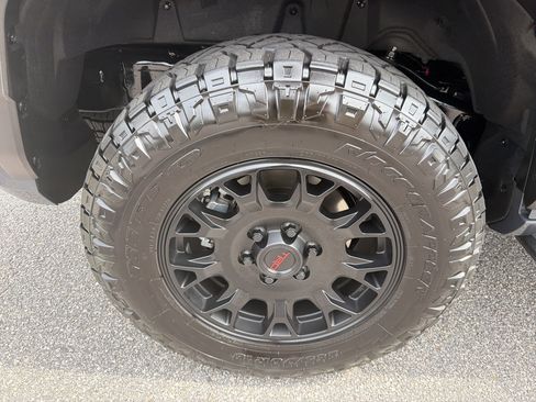 Certified 2025 Toyota 4Runner TRD Off-Road AWD/4WD image 27