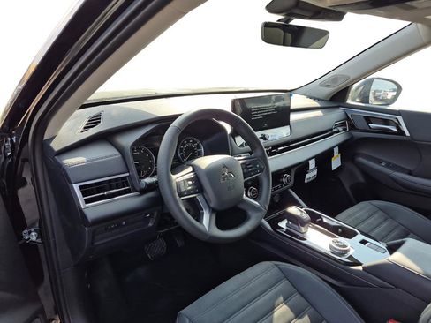 New 2026 Mitsubishi Outlander SE FWD image 15