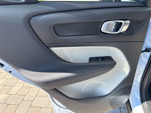 Used 2026 Volvo XC40 B5 Plus AWD/4WD image 8