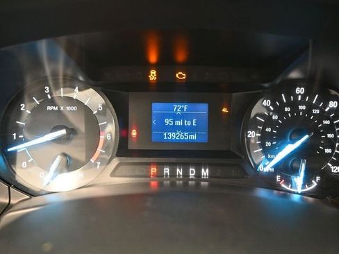 Used 2015 Ford Expedition XL image 25