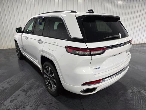 Used 2022 Jeep Grand Cherokee Overland AWD/4WD image 3