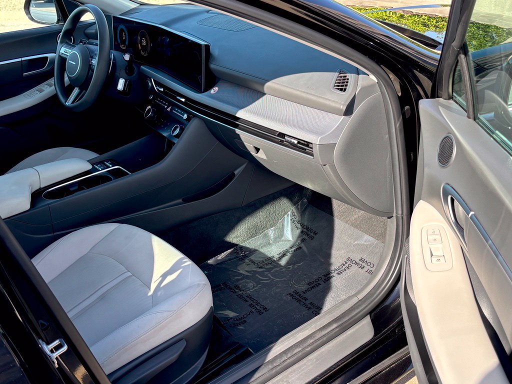 Used 2025 Hyundai Sonata SEL FWD image 23