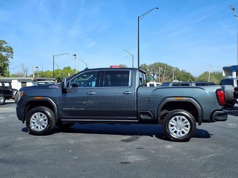 Used 2022 GMC Sierra 3500 Denali image 3