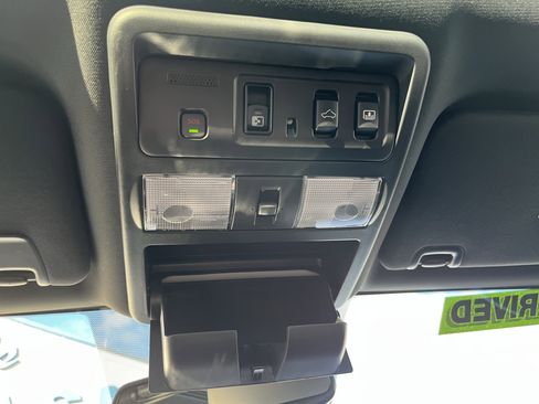 Used 2022 Nissan Titan Platinum Reserve w/ Moonroof Package image 35