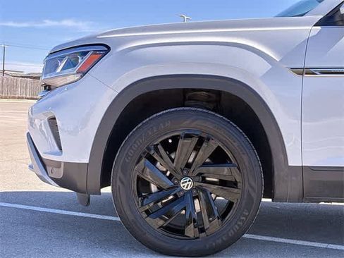 Used 2023 Volkswagen Atlas Cross Sport SE w/ Black Wheel Package image 14