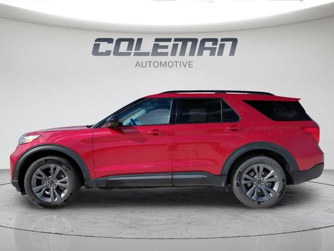 Used 2022 Ford Explorer XLT w/ Equipment Group 202A image 2