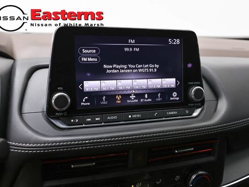 Used 2023 Nissan Rogue S AWD/4WD image 18