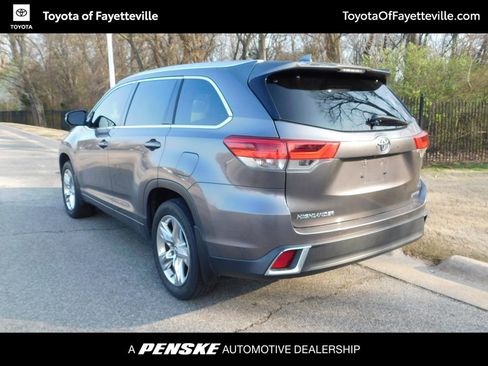 Used 2019 Toyota Highlander Limited image 3