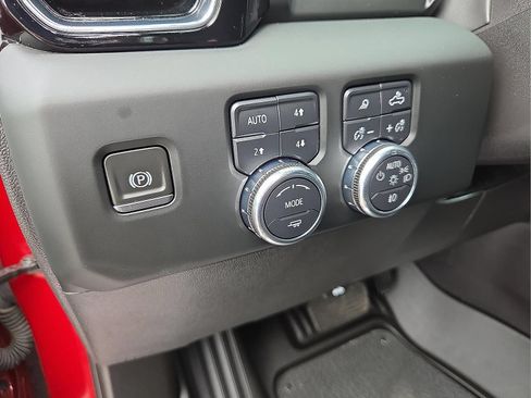 Used 2024 GMC Sierra 1500 Denali AWD/4WD image 11