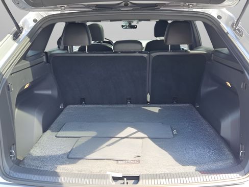 Certified 2022 Volkswagen Atlas Cross Sport SE FWD image 25