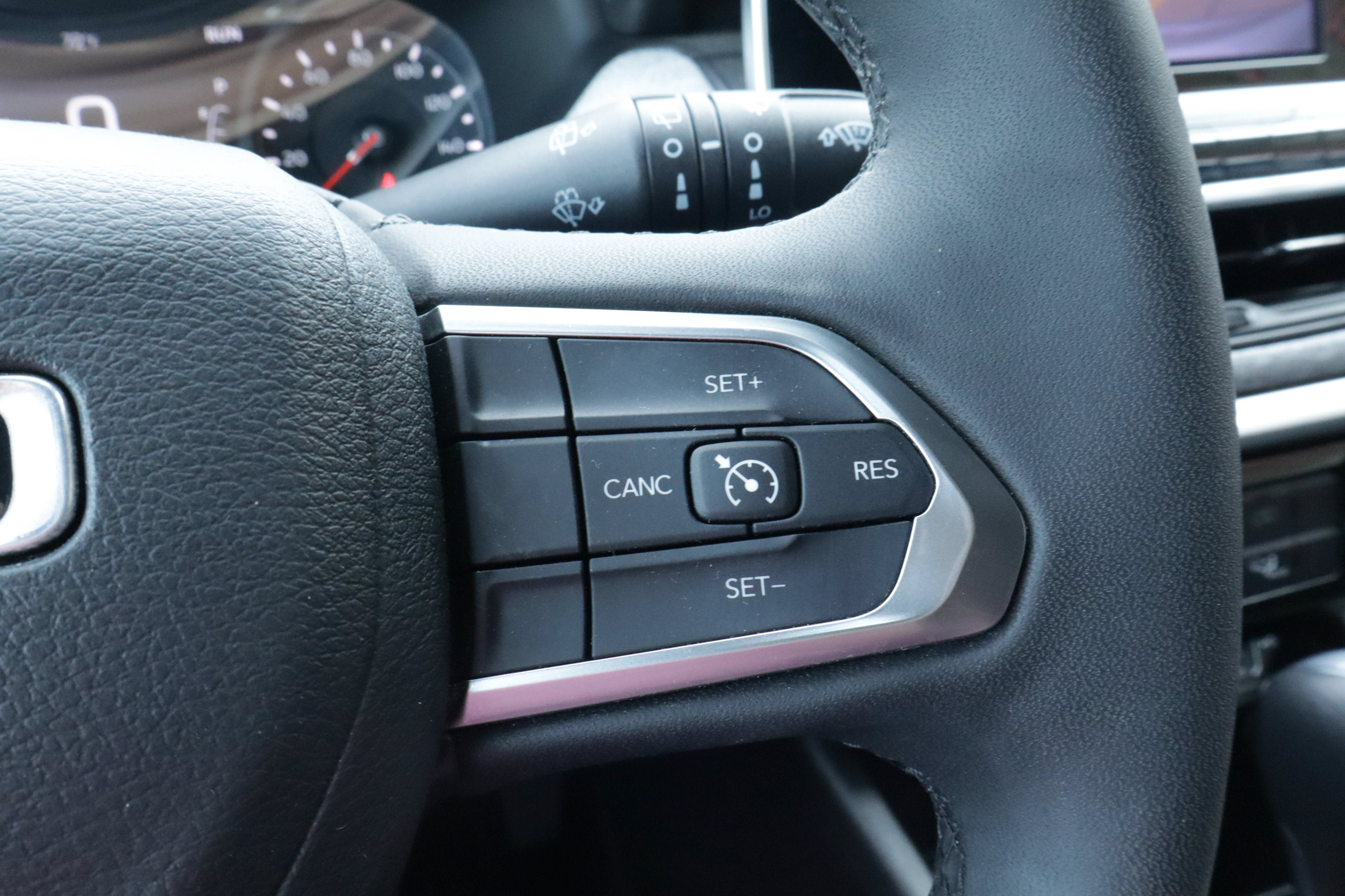 Used 2025 Jeep Compass Latitude AWD/4WD image 26
