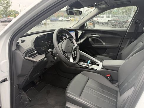 Used 2025 Audi Q5 Premium w/ Convenience Package AWD/4WD image 5