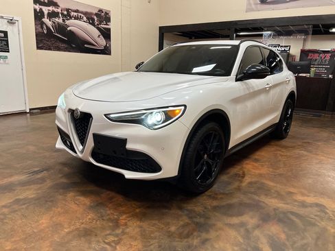 Used 2018 Alfa Romeo Stelvio Ti Sport image 5